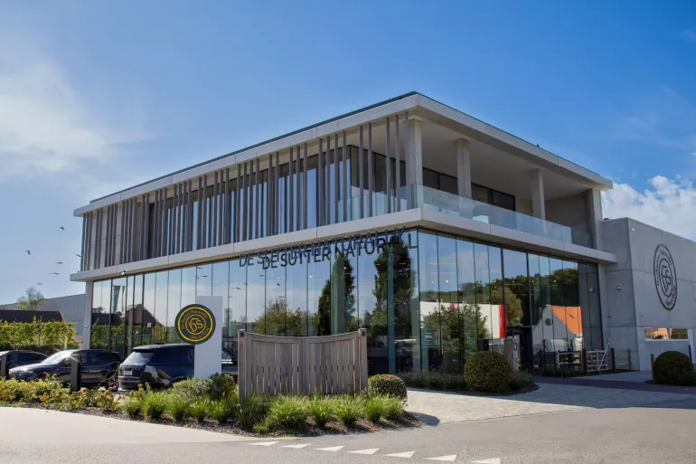 experience center van opritpoorten en houten onheiningen in kampenhout