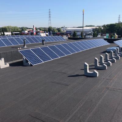 Solar pannels on the roof of a building